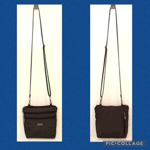 Baggallini Cross Body Zipper Bag + Pouch in Brown Leopard